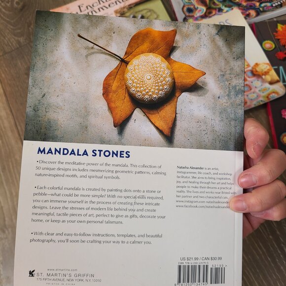 Bundle of Crafting Hobby Books: Crochet, Painted Rocks, Fabric Flowers, Jewelry - Picture 12 of 13